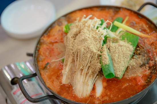 안면도 감성여행에 어울리는 게국지 원조 안면도 맛집 '시골밥상'