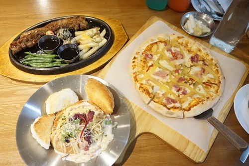 홍대 연남동 맛집 '홉스피제리아'에서 '스테이이크, 빠네, 에이드' 세트메뉴로 합리적인 가격에 맛볼 수 있어 