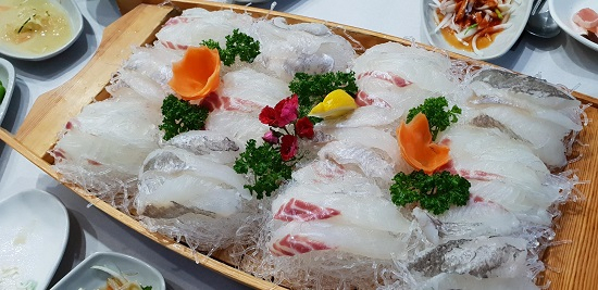 제주도 함덕해수욕장 근처 가볼만한 곳. 조천읍 맛집 '함덕 대박횟집'
