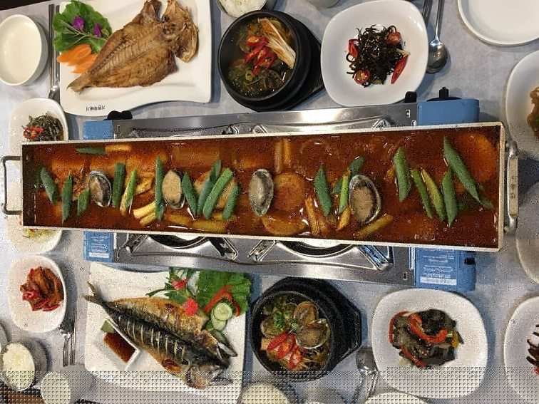 제주도 중문 맛집 '기원뚝배기' 특제양념 통갈치조림에 옥돔•고등어구이, 전복뚝배기 무료