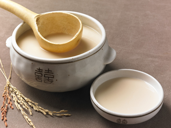 우리나라의 전통 술, 몸에 좋은 막걸리 효능을 알아보자