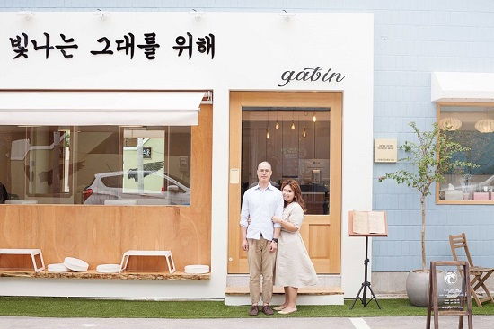 동래 미용실 '빛나는 그대를 위해' 분위기 있는 인테리어와 합리적인 가격으로 고객 유치해