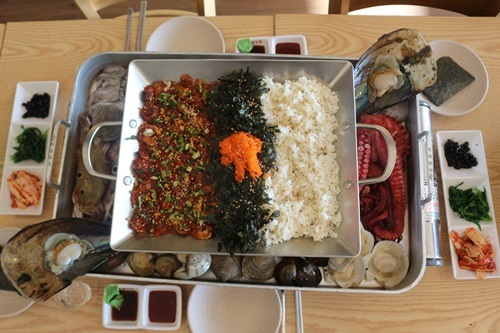 안면도 꽃지해수욕장 맛집 '안면가'…용궁철판 해산물로 관광 후 든든한 식사 가능