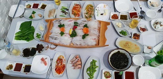 제주도 조천읍 가볼만한 곳을 찾는다면, 함덕해수욕장 맛집 '대박횟집'