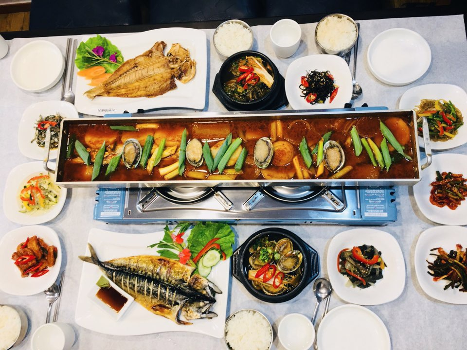 제주도 중문 맛집 '기원뚝배기', 통갈치조림으로 입소문난 전라도 엄마 요리 맛볼 수 있어
