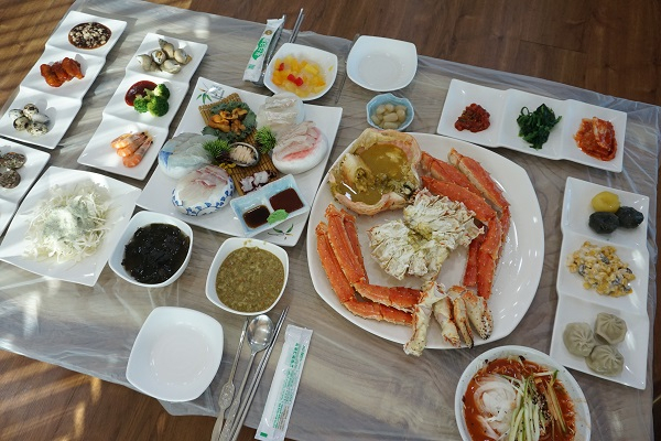 신선한 대게를 저렴하게 제공하는 동명항맛집 '비치대게직판장, 비치크랩'