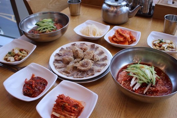 송도 맛집 '고니면옥' 센트럴파크 명물로 유명한 20년 전통의 냉면과 수육