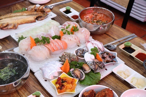 제주도 맛집 먹거리타운, 다양한 제주 토속음식을 한 곳에서 마음껏 즐길 수 있어