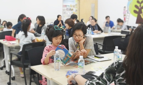 옥스포드 리딩트리 익스플로 출시, 론칭 방송, 현대홈쇼핑에서 첫 선보여