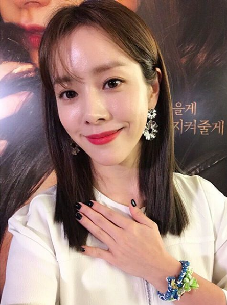 [스타☆톡]아는 와이프에서 미쓰백으로 변신한 한지민의 의외의 인맥?