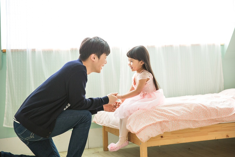 자녀를 어른처럼 대하는 것이 좋을까?