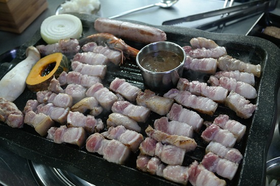 제주 애월 흑돼지 맛집을 찾는다면 가볼만한 곳. 제주도 맛집 애월그때그집