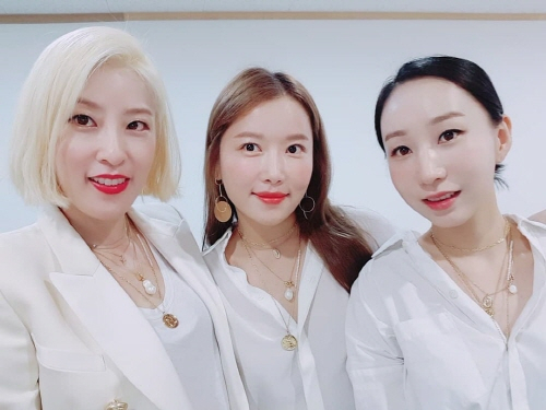디어달리아X서옥정 '할로윈 대즐링 컬렉션' 메이크오버 쇼 개최