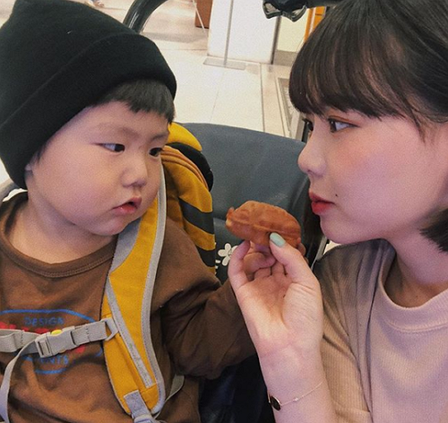 [스타☆톡] 17세 나이에 결혼 홍영기♥이세용, '똑 닮은 두 아들과 듬직한 남편' 사랑스러운 일상