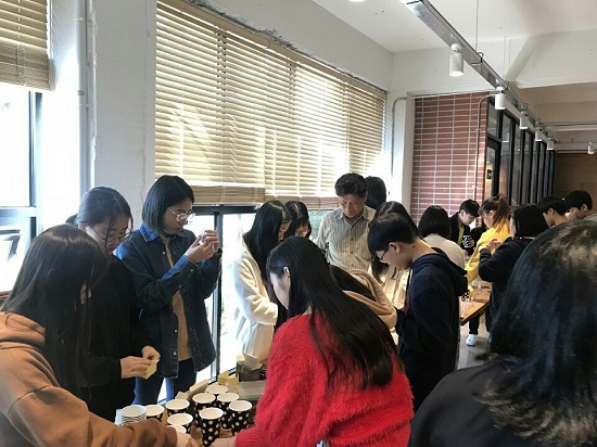 전주기전대학 메디칼스킨케어과 중학생들 대상 수업진행
