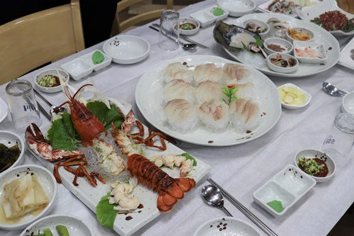 10월 제주도 여행지, 바다가 보이는 제주도 맛집 '월척수산'
