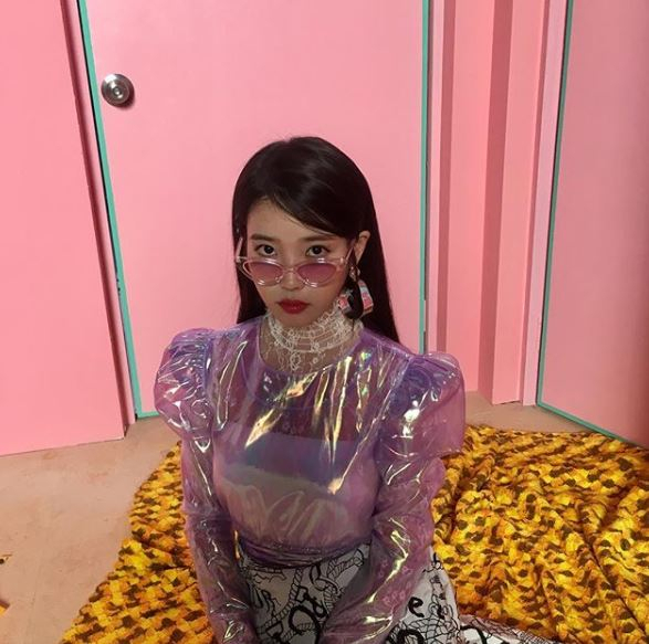 [스타☆톡] 아이유 삐삐 음원차트 1위 기세 몰아 '아는 형님' 출격! 지인 찬스 썼다··· 설리, 구하라?