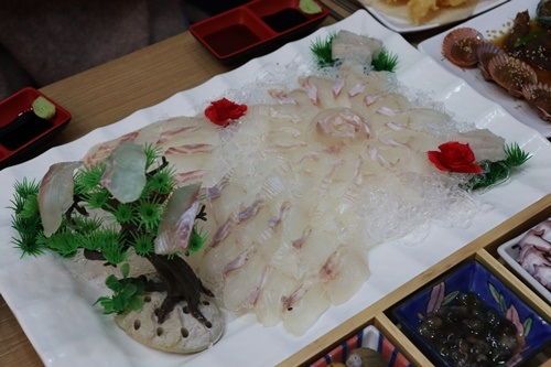 생선회맛집으로 알려진 '지세포맛집'은 거제도 맛집 중 꼭 가볼만 해