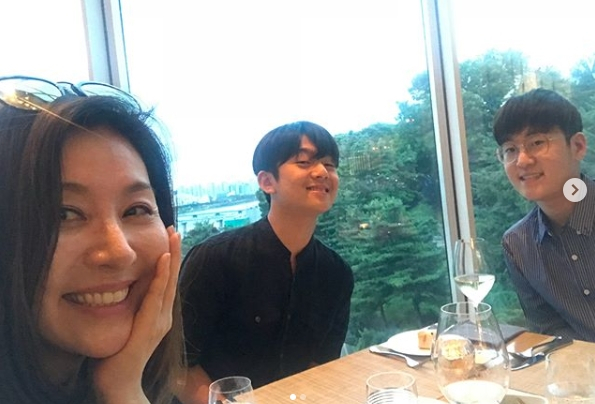 [▣오늘의TV] '따로 또 같이' 김한길♥최명길 아들, 훈훈하게 장성한 이유는...달달한 엄마아빠 때문?