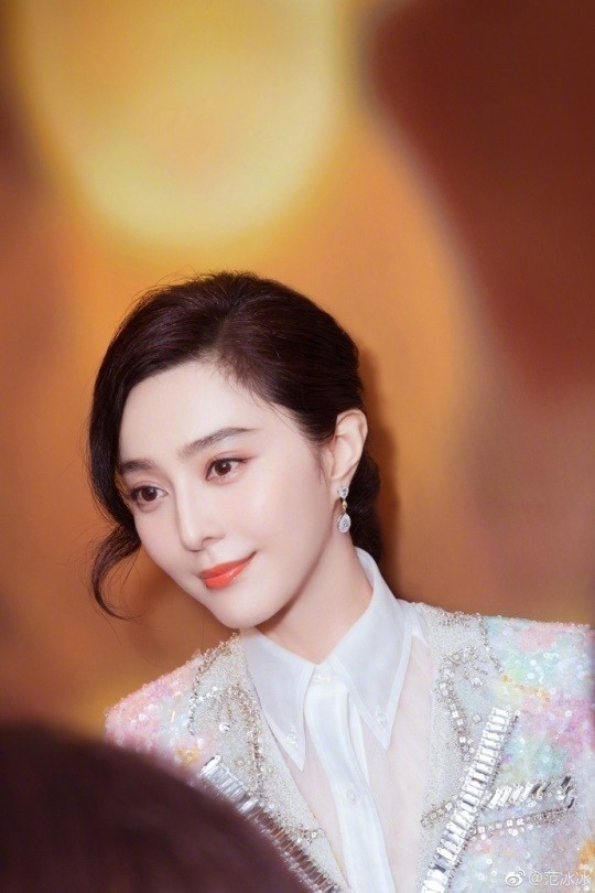 [스타☆톡] 판빙빙, 입던 옷 판매에 다시 불거진 사망설...다시 주목받는 장웨이제 사건