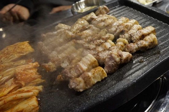 내방역 맛집 숙성 돼지고기의 끝을 맛볼수 있는 돝플러스