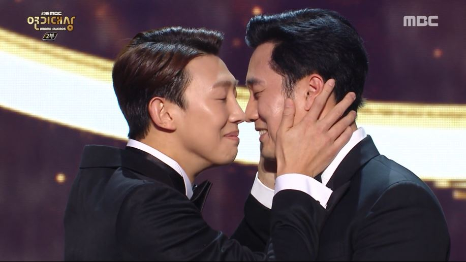 [2018MBC연기대상] 소지섭 대상에 유승호 달려가 품에 안겨 '화제' 소지섭 수상소감 '뭉클'