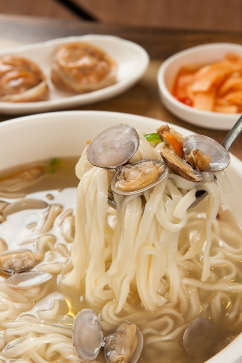 [▣오늘의TV] '생생정보' 추운 겨울, 따뜻한 바지락 칼국수가 먹고싶다면?...맛집위치+가격+바지락 효능은?
