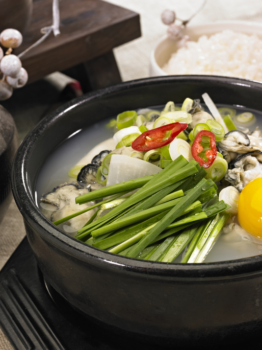 [▣오늘의TV] '생생정보' 겨울에 제철인 굴국밥 먹으려면 어디로...맛집위치+가격+굴국밥 만드는 법?