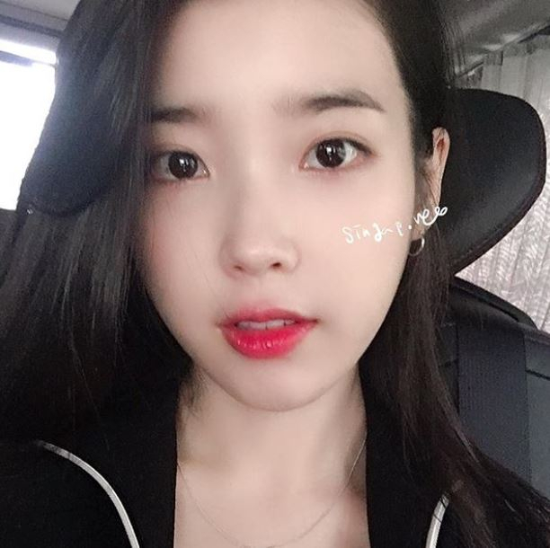 [스타☆톡] 연말 시상식에 없던 '아이유' 뭐하나 했더니 10주년 콘서트··· GTX 부동산 투기 소식에 논란