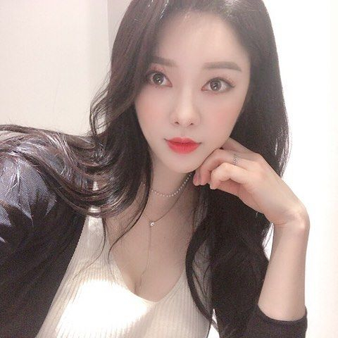 걸그룹 연습생만 7년 , 데뷔 문턱에서 좌절 반복…떠오르는 샛별 트로트가수 신나라 누구?