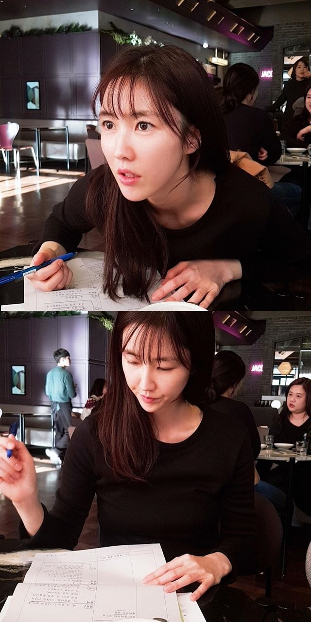 '왼손잡이 아내' 이수경, 오산하처럼 대본도 '독하게', 지인에게 등장인물 역할 시켜.. 김진우와 어떻게 되나