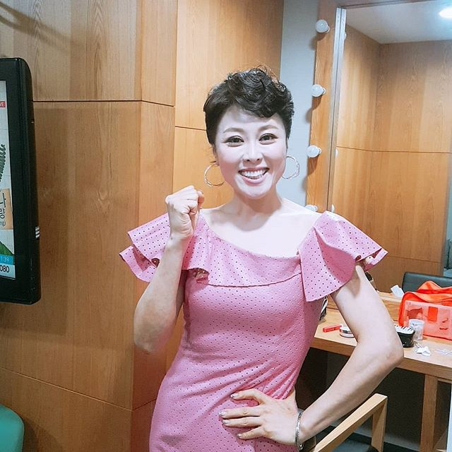 뺀 사람 보면 안 먹을 수 없어 '핑거루트' 연예인 다이어트 식단으로 알려져 식을 줄 모르는 인기!