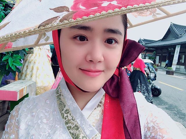 '동물의 사생활' 문근영, 나이 물어보게되는 청초한 미모.. 알고보니 에릭남·김혜성에게 '누나'