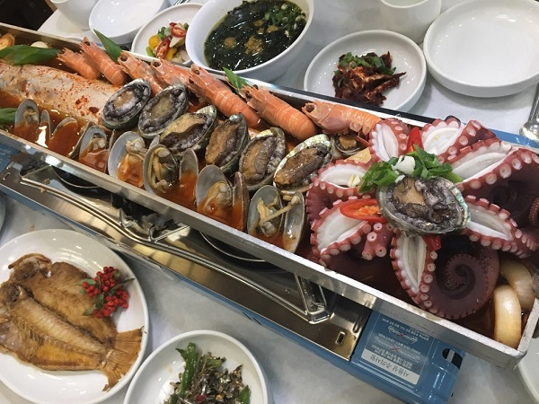 제주도 서귀포 중문 맛집 '기원뚝배기' 제주산 문어해물통갈치조림 주문하면 옥돔구이 서비스 제공