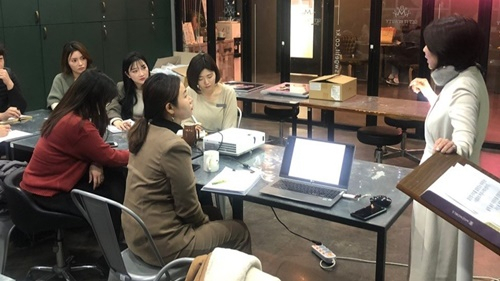 광주미용학원 겟잇뷰티아카데미 광주수완지구점 미래형 뷰티 산업과 교육에 관련 임직원 특강
