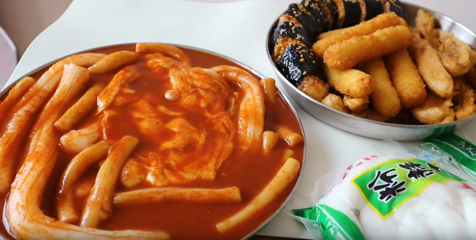 유튜브 크리에이터 사이 핫한 분모자 당면, 대체 뭐길래? 먹는 법은?