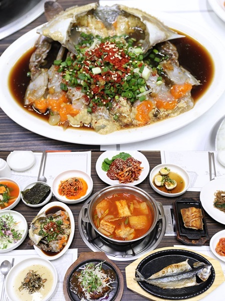 전주 맛집, 국내산 암꽃게만 사용한 푸짐한 게요리 전문 '바다꽃게탕'