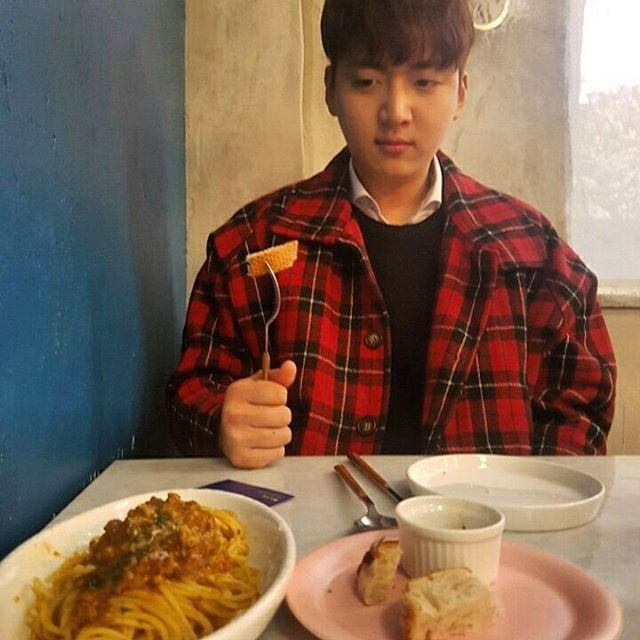 '랜선라이프' 공돌이 용달, 고기에 염산붓는 포항공대 훈남의 일상은? 알고보니 '집사'?