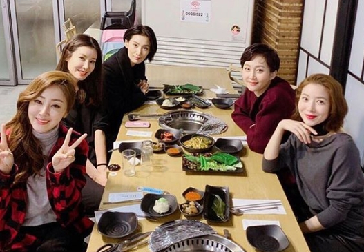 스카이(SKY) 캐슬 김서형-오나라-윤세아 나이 및 결혼? 회식자리 공개 "정아언니 크게 한 턱"