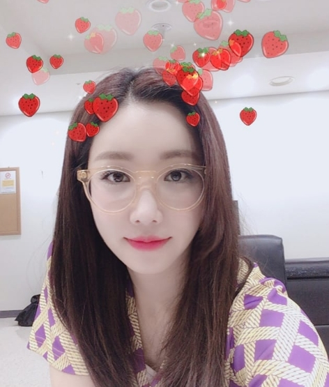 이유리, '목사님 사모님?' 20대에 이미 결혼...남편은 어떤 사람?