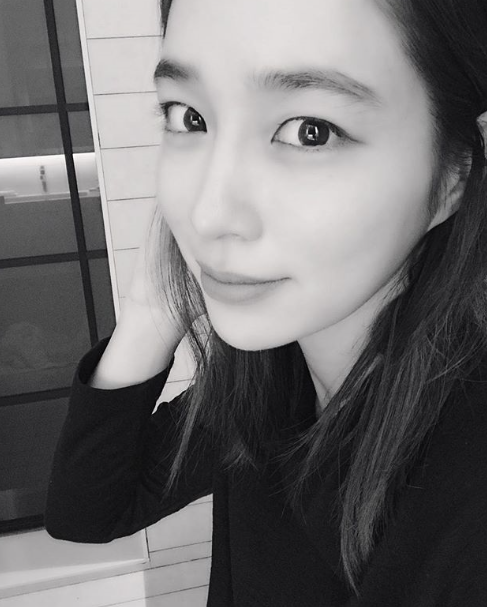 이민정, 이병헌 강제 아들 공개에 뿔났다..물광 피부 여전 인스타그램 근황