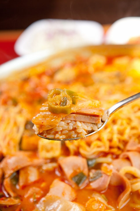 부대찌개, 전쟁 이후 식량난과 함께 꽃핀 요리…만물상 황금레시피 알아보자