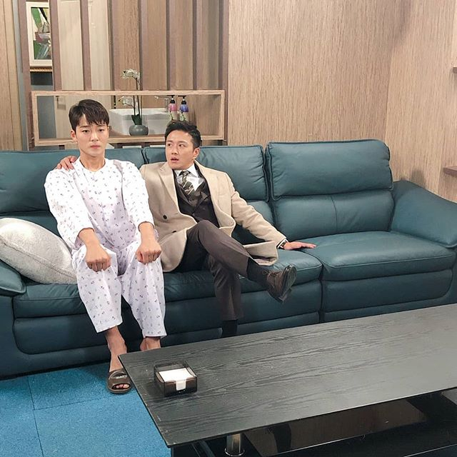 '왼손잡이 아내' 김진우, 진태현 옆에서 각 잡은 포즈에 '귀여워' 드라마 총 몇부작? 줄거리까지