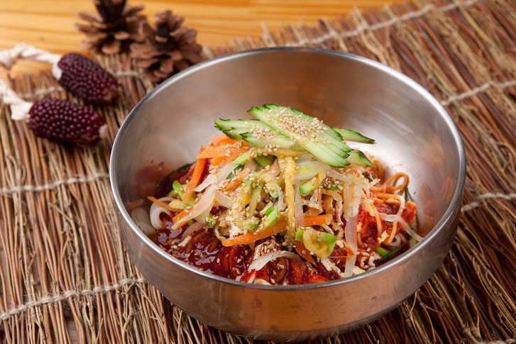 대전 비빔칼국수 뽀뽀분식 대전 맛집으로 등극, 감칠맛과 시원함 두 마리 토끼 잡은 비결은 '문어 육수'