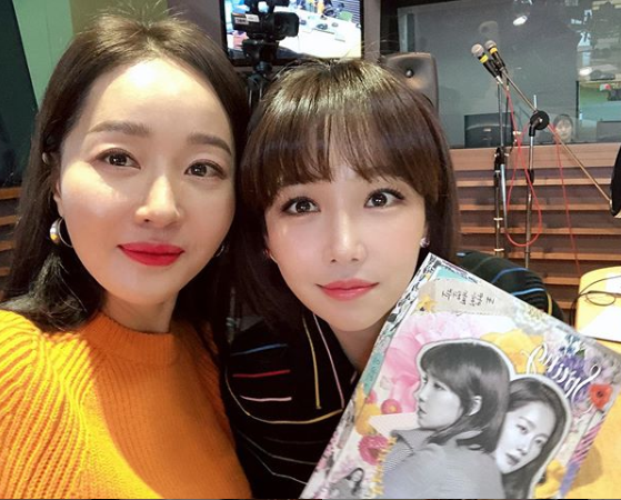 "누가 언니야?" 봄이오나봄, 엄지원 이유리 나이초월 미모 대결 '훈훈'…실제 나이는?