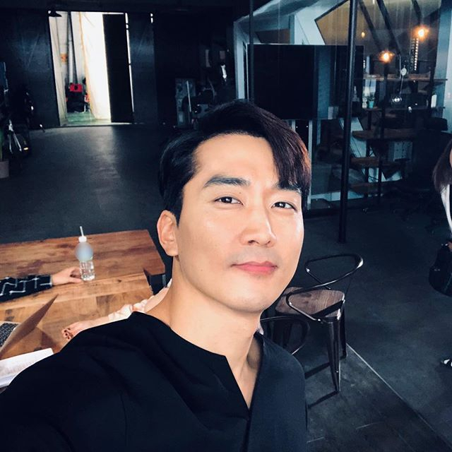알고 보니 싸이 광팬인 송승헌 나이, 근황은? 인스타그램 콘서트 영상에 "역시 싸이형"