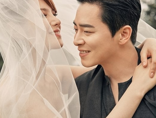 '뺑반' 조정석, "생일파티서 눈 맞아" 거미와 5년 연애 러브스토리 화제...'두 사람 나이차이는?'