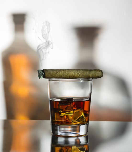 잦은트림·잦은방귀·명치아래통증·속쓰릴때, '역류성식도염'일수도.. 증상·원인·치료·피해야 할 음식