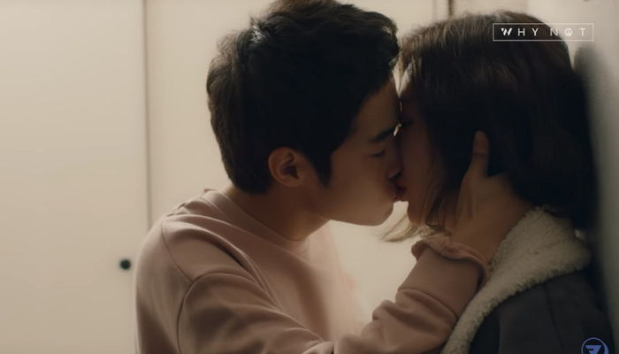 '스카이 캐슬(Sky캐슬)' 조병규, '고등학생 기준이 맞아?' 짙은 키스신+베드신 찍은 과거..."하나도 안떨려"