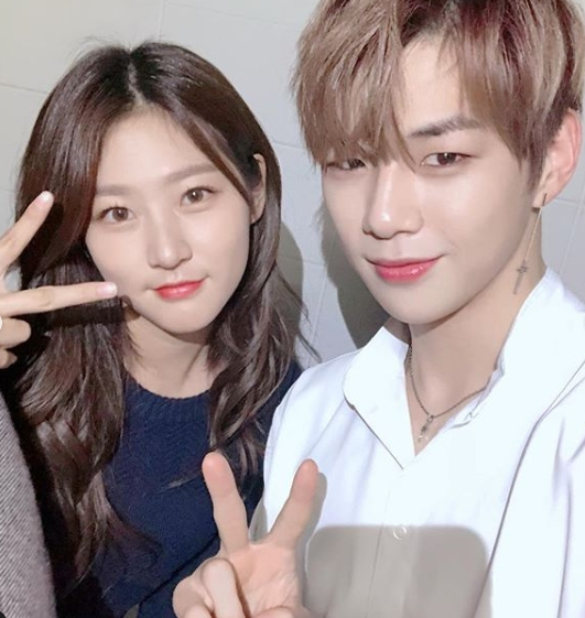 도시어부 김새론, 김보라-강다니엘과 친해? 함께 다정하게 찰칵